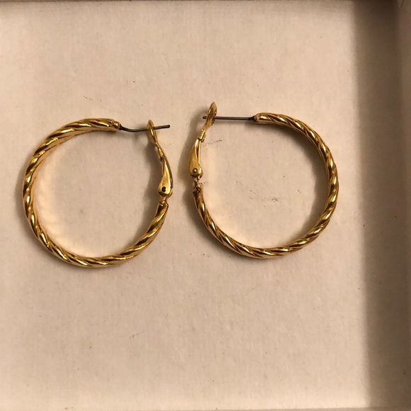 Three stylish hoop earnings! - Picture 2 of 4